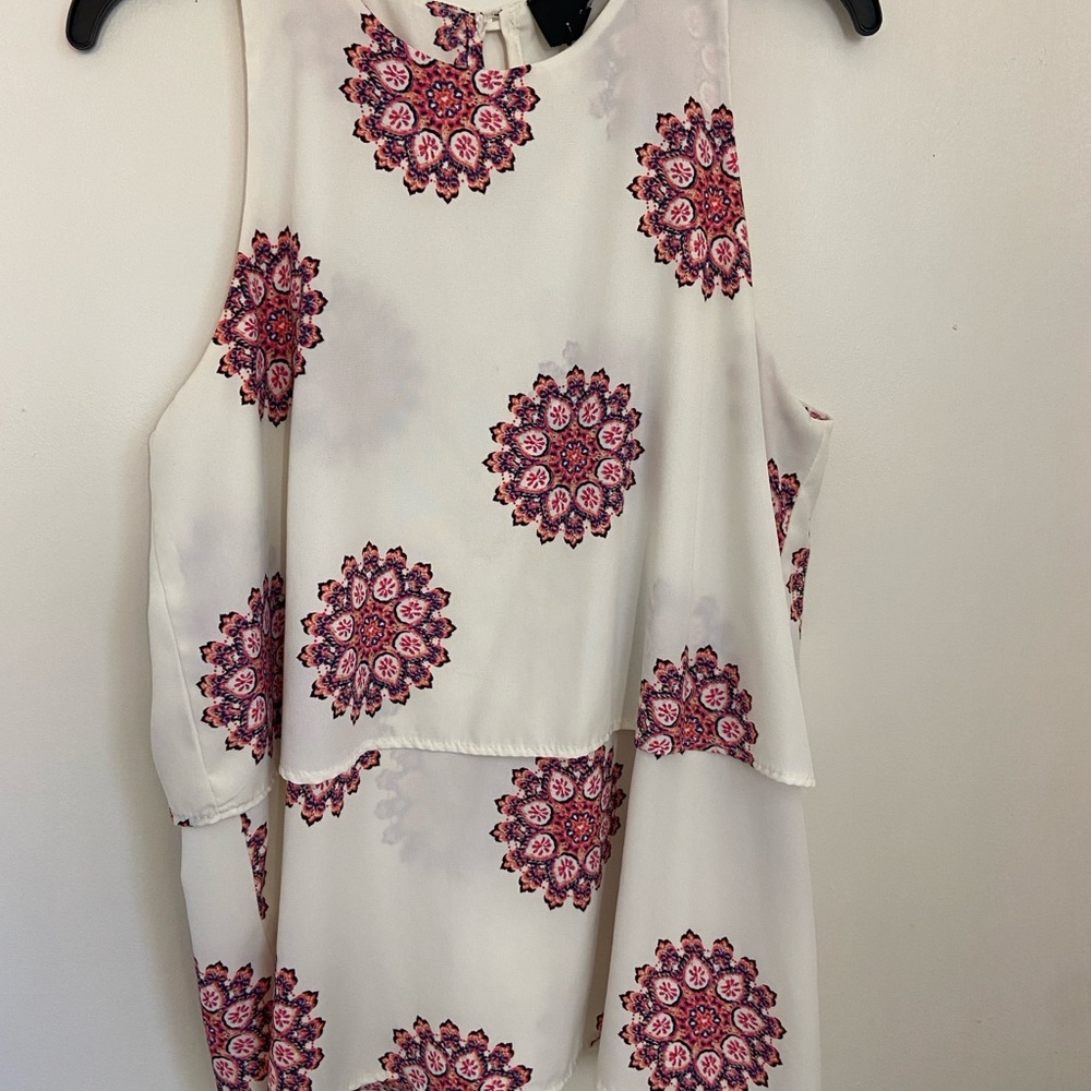 Lumiere sleeveless top with pretty design